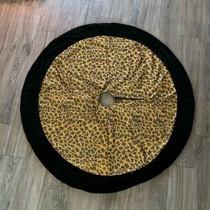 Leopard Christmas Tree Skirt 🐆